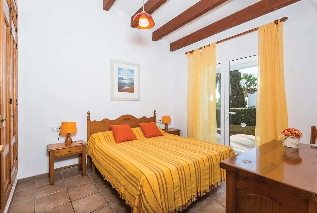 Cinco Villa Binibeca
